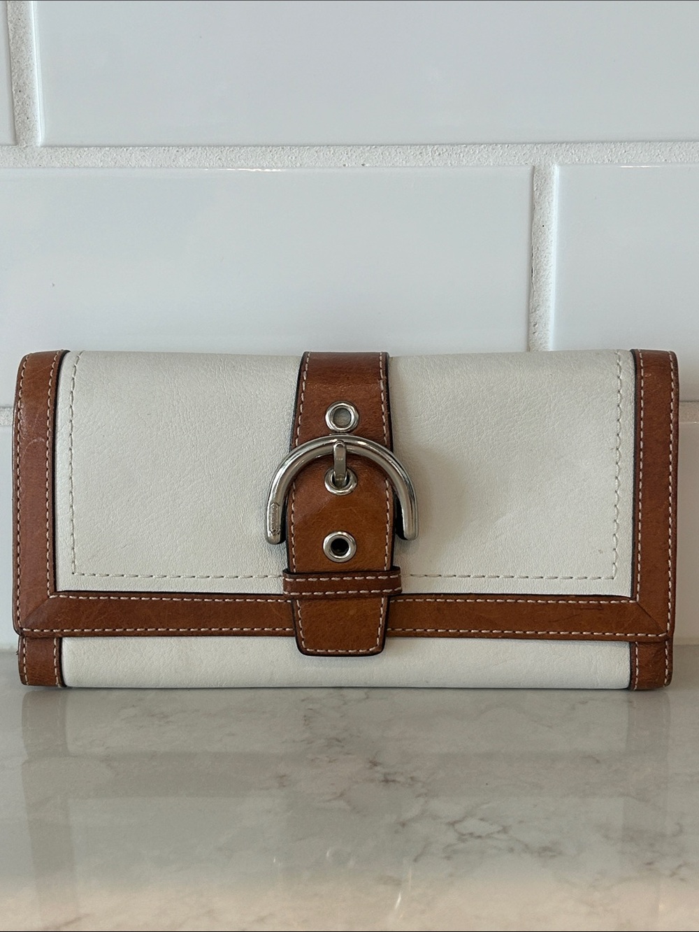 vintage Coach Soho trifold wallet white & tan